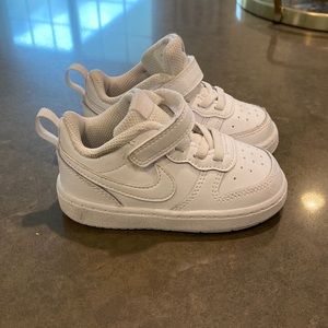 Size 6 toddler Nikes